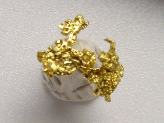 Gold kristallin 8 mm - Brusson, Val d'Aosta, Italien