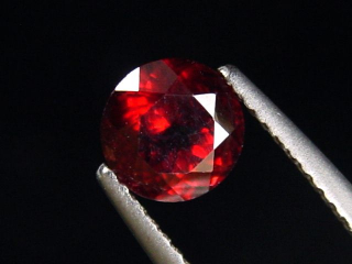 Almandine Garnet 1,54 Ct. round Tanzania