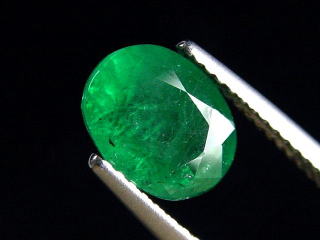 Emerald 2,00 Ct. fine green oval Colombia