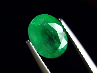 Emerald 2,23 Ct. fine green oval Colombia