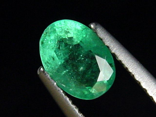 Emerald 0,93 Ct. fine green oval Colombia