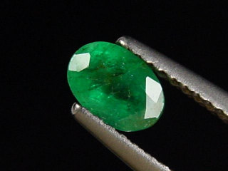 Emerald 0,55 Ct. fine green oval Colombia