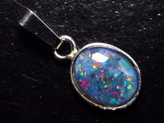 Opal pendant 10 x 8 mm oval cabochon triplet - Australia