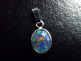 Opal pendant 10 x 8 mm oval cabochon triplet - Australia