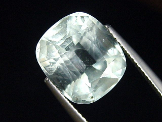 Goshenit Beryll 6,88 Ct. Kissenschliff 12 x 11 mm Brasilien