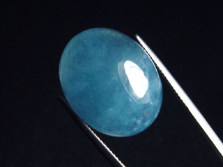 Aquamarin 29,57 Ct. oval cabochon