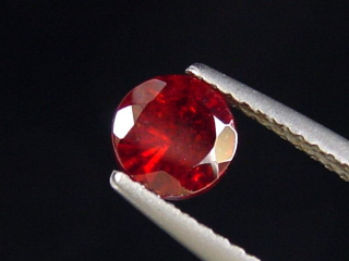 Spessartite Garnet 1,10 Ct. fine red round