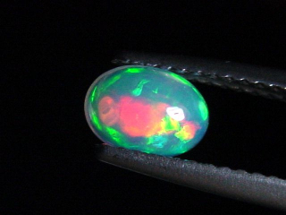 Opal 0,46 Ct. finest quality - oval cabochon