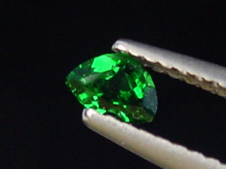 Tsavorite Garnet 0,28 Ct. top color trillion