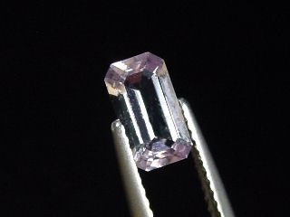 Petschite / violet Skapolite 0,78 Ct. octagon Tanzania