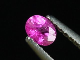Sapphire pink 0,30 Ct. oval 4,5 x 3,5 mm Sri Lanka