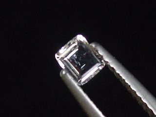 Natrolit 0,19 Ct. 4 mm Baguette geschliffen - Skardu, Gilgit, Pak.