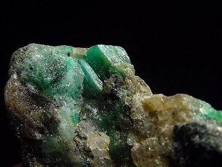 Emerald specimen 41 mm rich - Haramosh mtns., Gilgit, Pak.