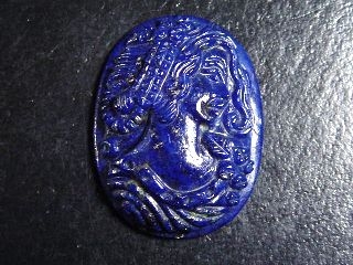 Lapislazuli Kamee 44,42 Ct. griechische Göttin 34 x 25,5 mm