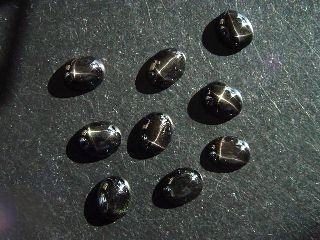 Star Diopside lot 30,35 Ct. oval cabochons