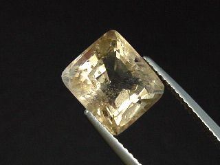 Petalite with colorchange 4,79 Ct. antique cut Minas Gerais, Brazil