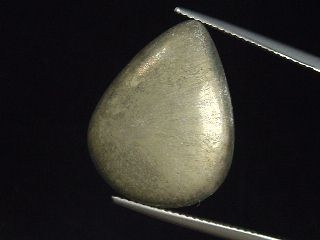 Pyrit 26,10 Ct. Tropfen Cabochon