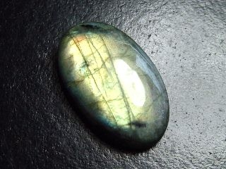 Labradorite 51,97 Ct. oval cabochon Australia
