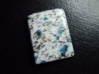 K2 / Azurite in Granite 30,05 Ct. cabochon