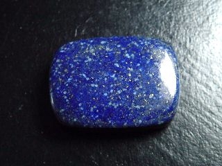 Lapislazuli 76,11 Ct. cushion cabochon