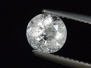 Pollucite 1,35 Ct. round rare - Skardu, Pak.