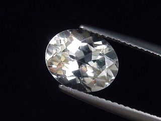 White Topaz 3,46 Ct. oval Brazil