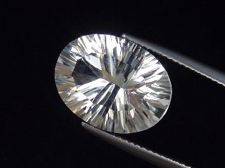 Bergkristall / Quarz 8,22 Ct. Oval 16 x 12 mm Konkavschliff