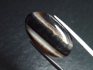 Agate 18,19 Ct. banded - oval cabochon Brazil