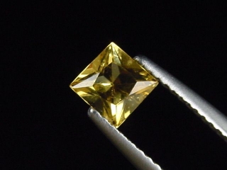 Golden Beryl 0,58 Ct. square Brazil