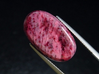 Thulite 13,32 Ct. cabochon - Lom, Norway