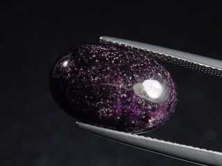 Sugilite 10,71 Ct. cabochon - Wessels mine, Kuruman, Southafrica