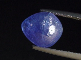 Tanzanite 4,08 Ct. violet pear cabochon