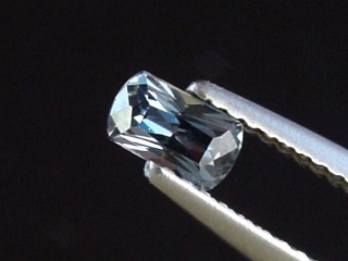 Sapphire 0,37 Ct. steel blue natural color Tanzania