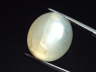 Moonstone 21,03 Ct. oval cabochon