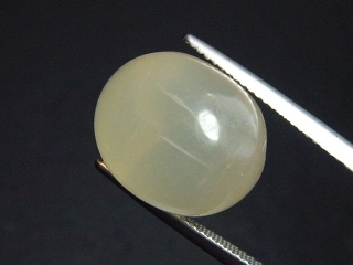 Moonstone 18,61 Ct. oval cabochon