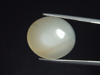 Moonstone 17,74 Ct. oval cabochon