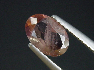Axinite 0,90 Ct. oval Tanzania