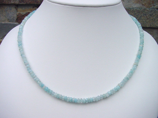 Aquamarinkette 56,60 Ct. facettierter hellblauer Aquamarin 48 cm