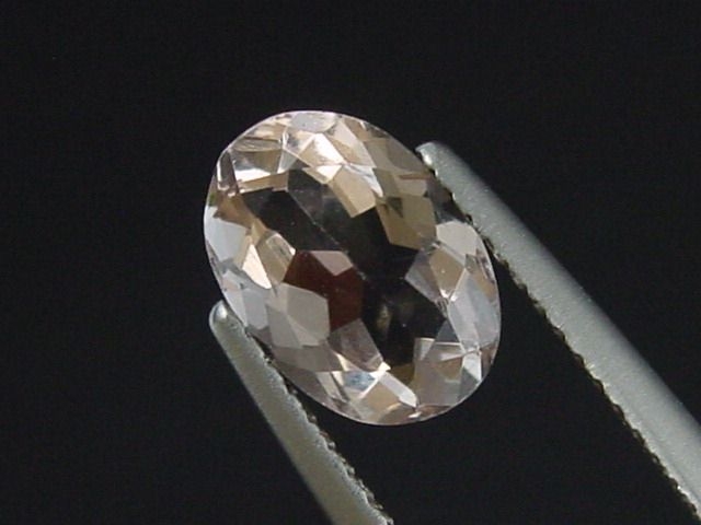 Fluorit 1,90 Ct. beige Oval - Minas Gerais, Brasilien