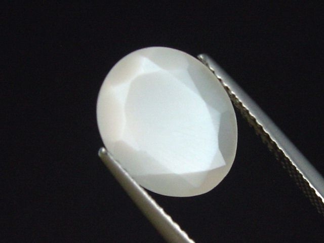 Facet cut Moonstone 3,41 Ct. oval