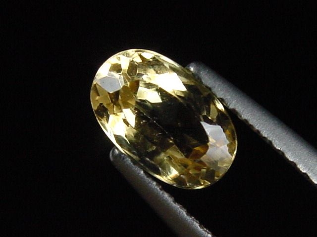 Chrysoberyl 1,36 Ct. oval Minas Gerais, Brazil