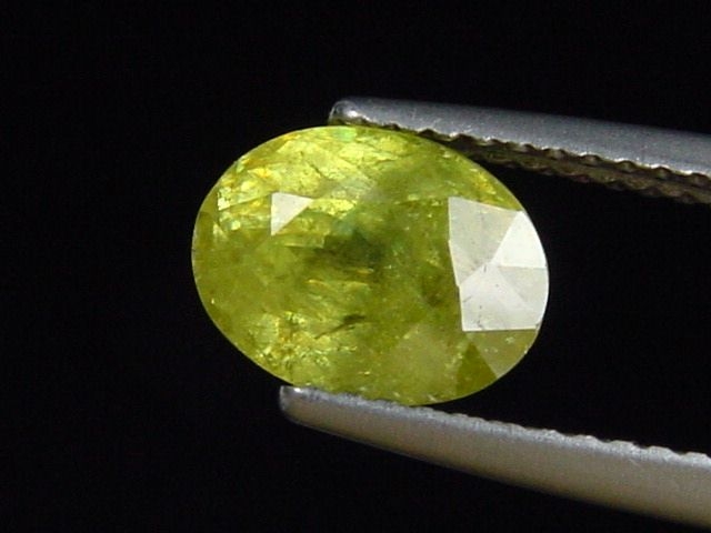 Titanit / Sphen 2,19 Ct. Oval - Minas Gerais, Brasilien