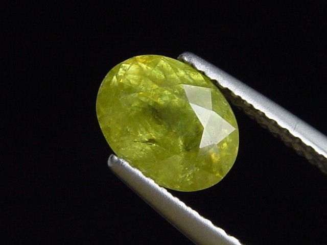 Titanit / Sphen 2,19 Ct. Oval - Minas Gerais, Brasilien