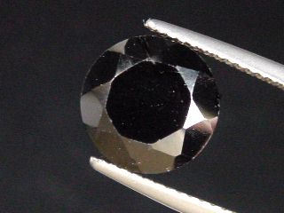 Schwarzer Spinell 4,82 Ct. rund Sri Lanka