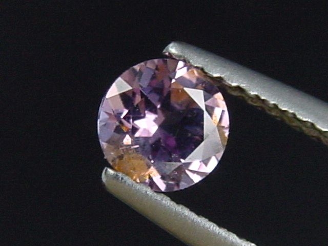 Spinel 0,56 Ct. round Sri Lanka