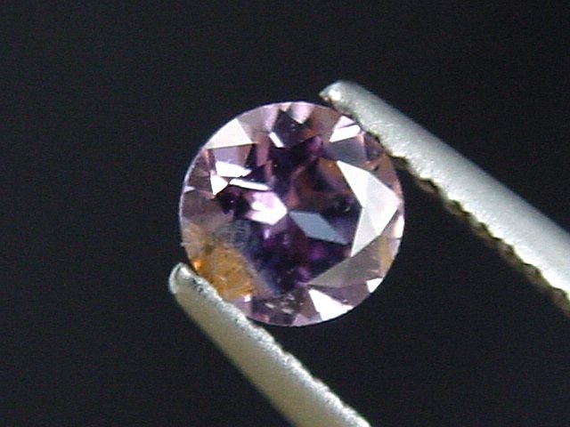 Spinel 0,56 Ct. round Sri Lanka