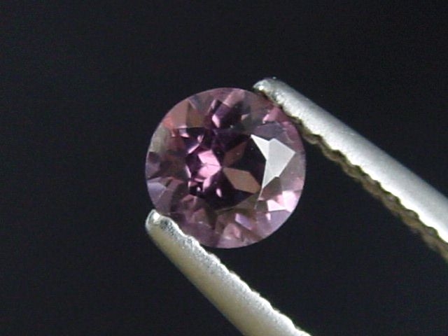 Spinel 0,52 Ct. round Sri Lanka