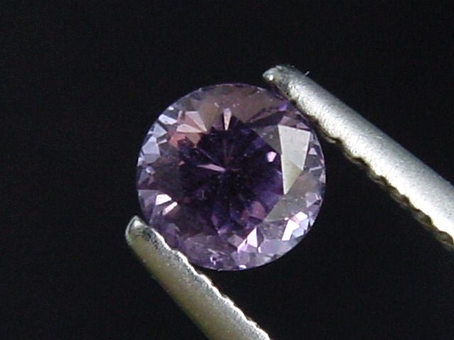 Spinel 0,66 Ct. round Sri Lanka