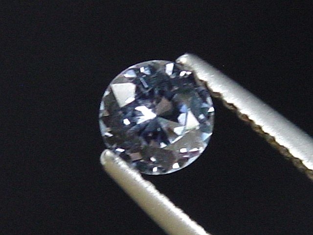 Spinel 0,58 Ct. round Sri Lanka