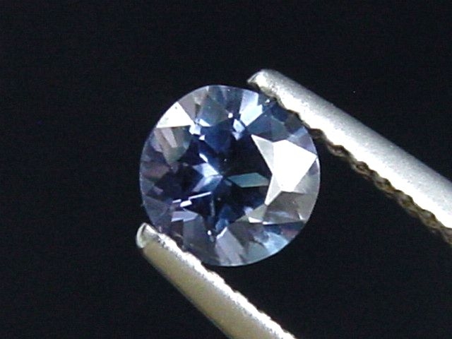 Blauvioletter Spinell 0,62 Ct. Rund 5 mm Sri Lanka